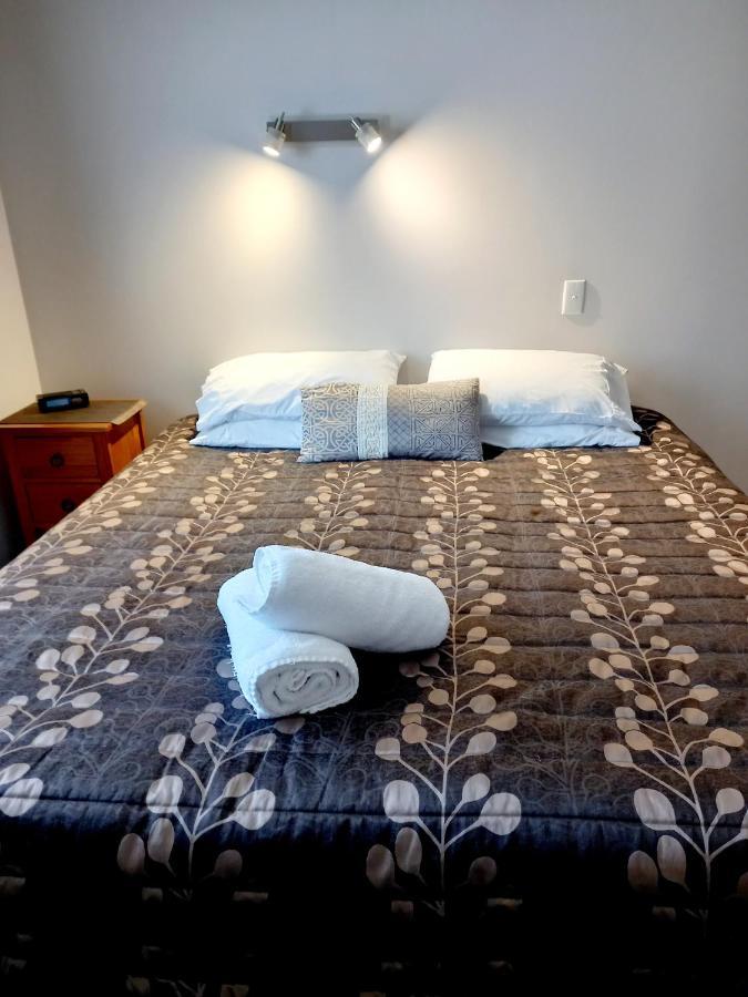Academy Lodge Motel Ashburton Bagian luar foto
