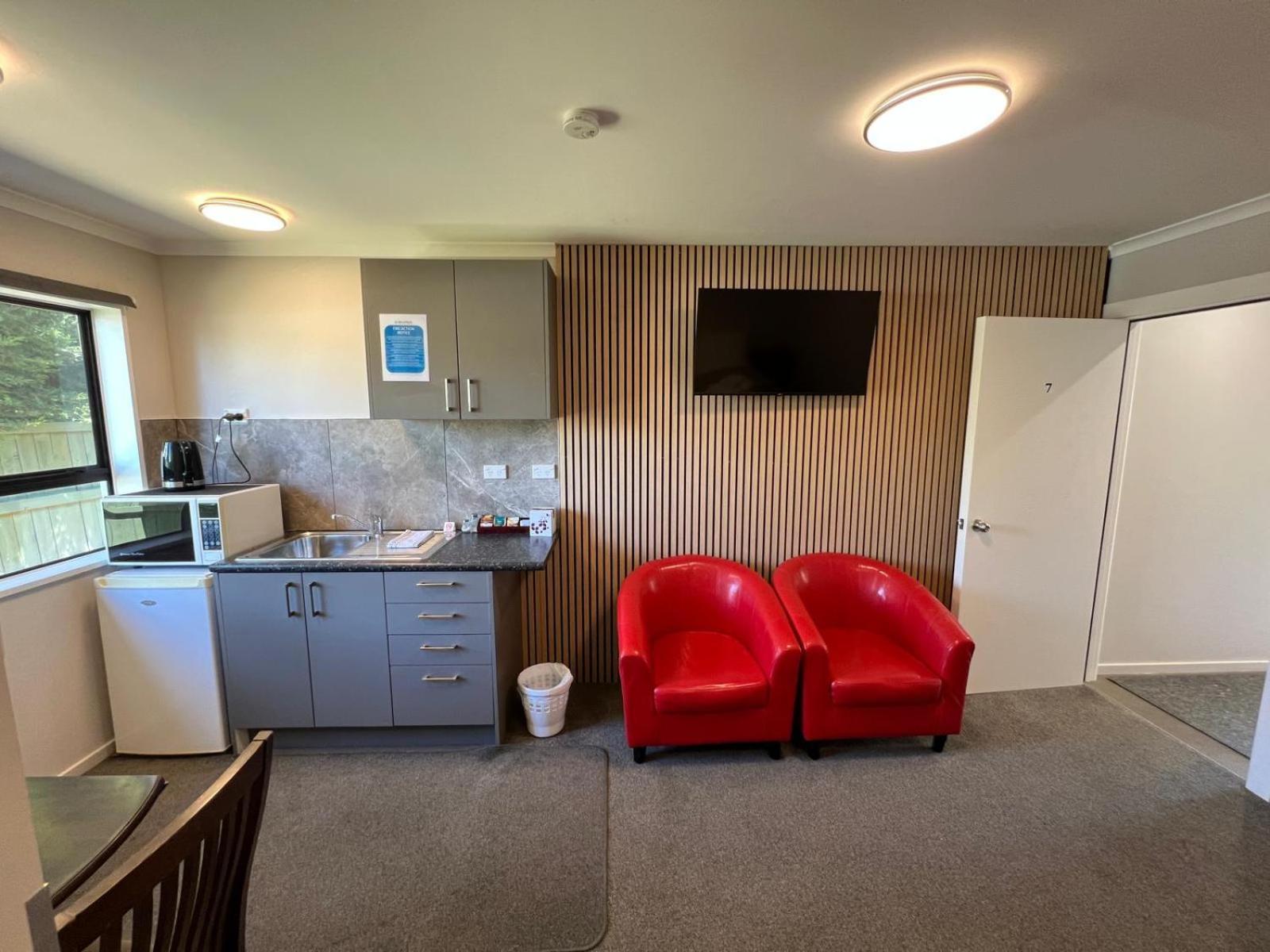 Academy Lodge Motel Ashburton Bagian luar foto