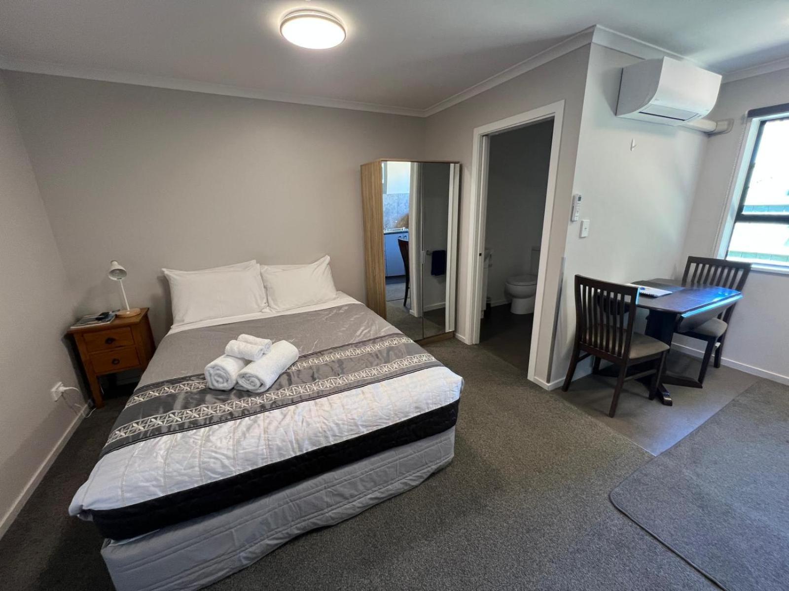 Academy Lodge Motel Ashburton Bagian luar foto