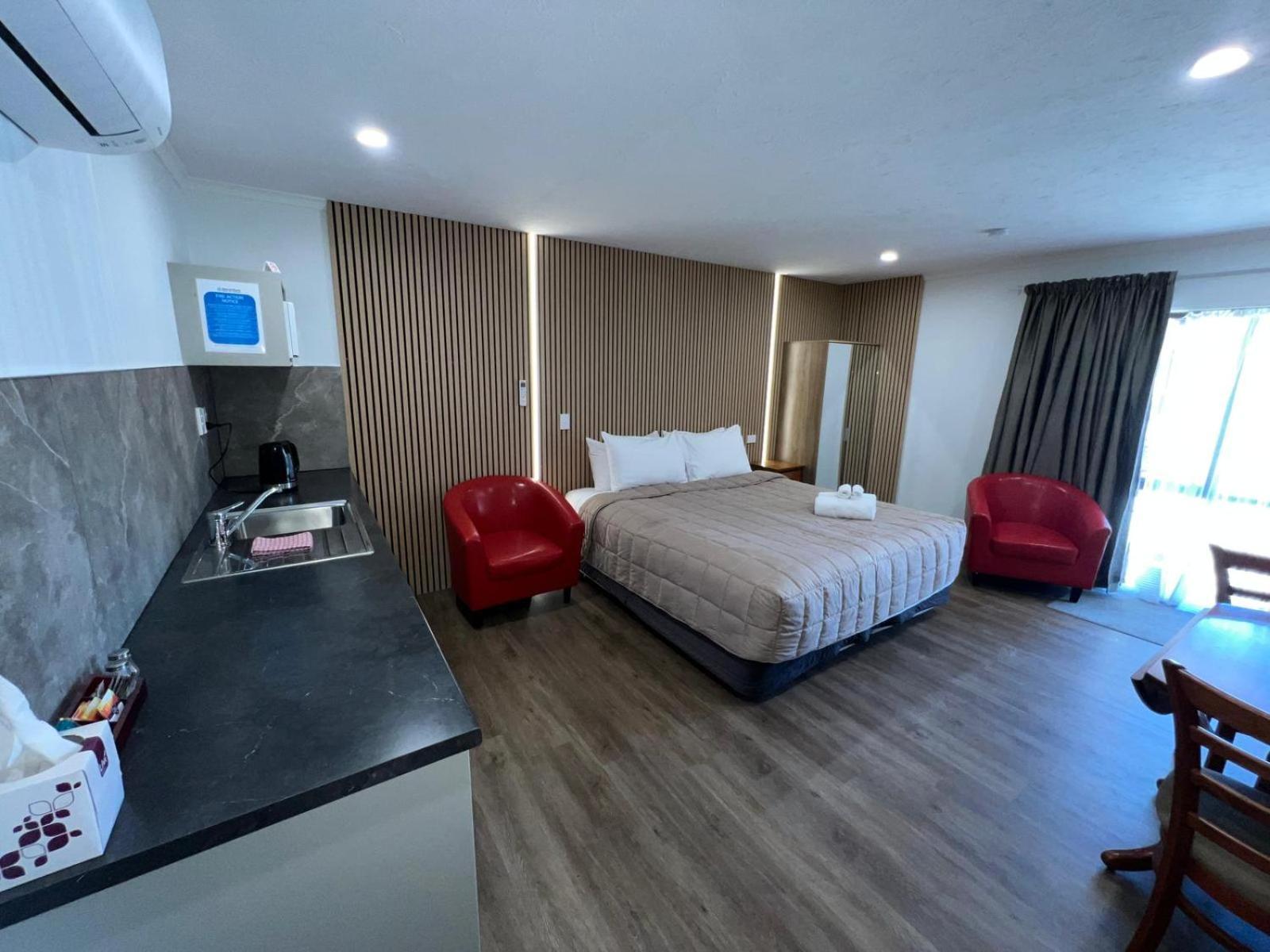 Academy Lodge Motel Ashburton Bagian luar foto