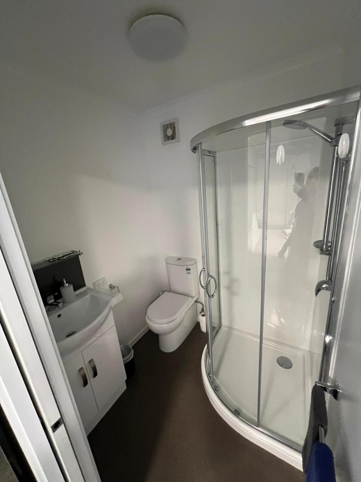 Academy Lodge Motel Ashburton Bagian luar foto